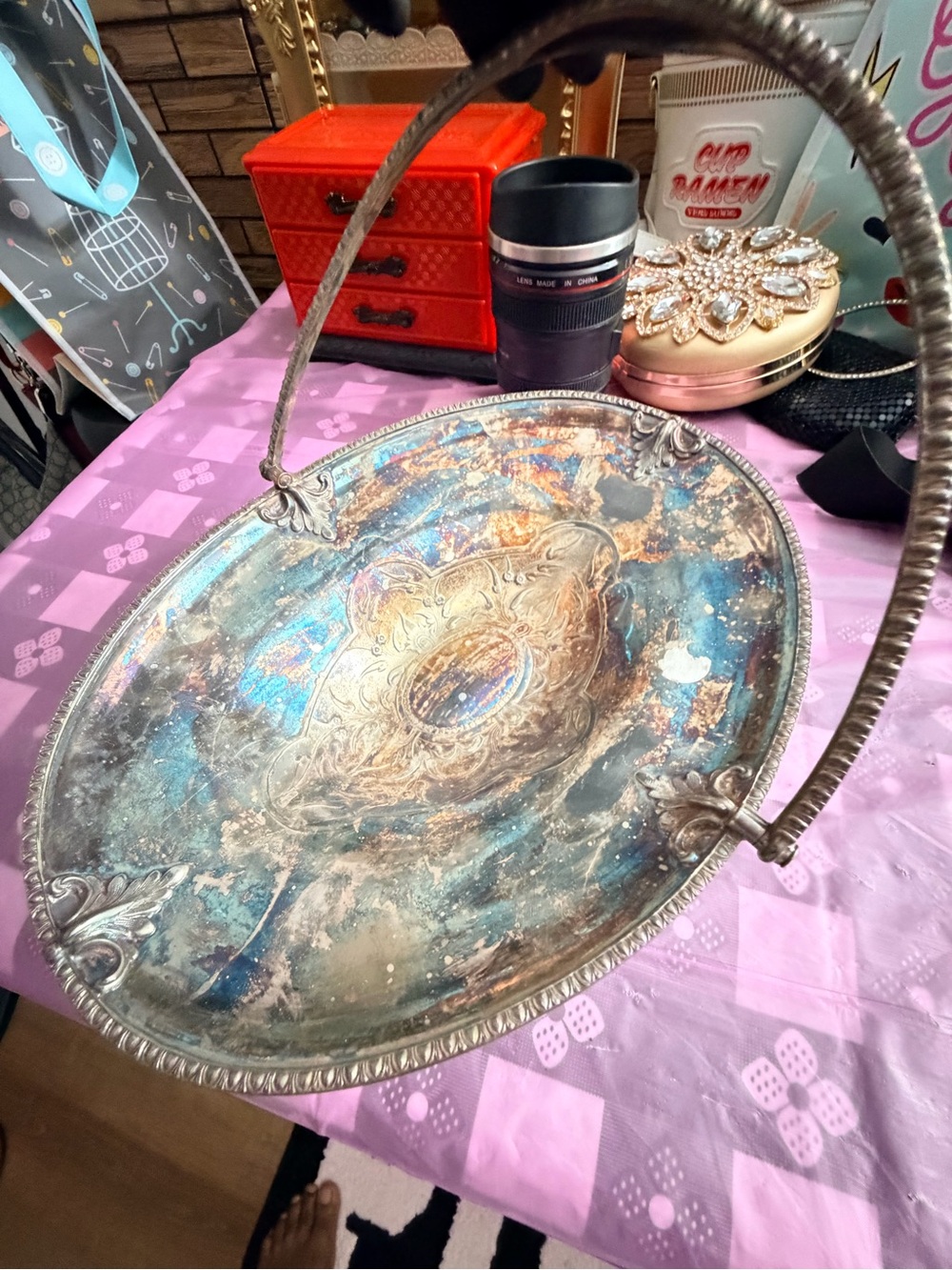Meriden Britannia silver plate stamped serving basket/with handle